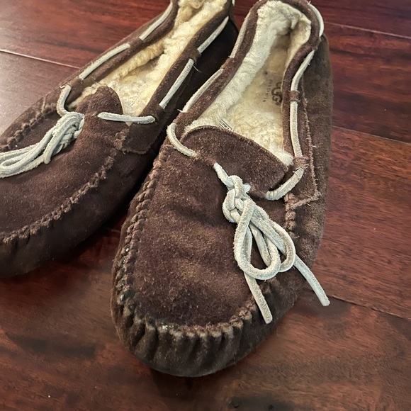 UGG Australia Dakota moccasins slippers shoes Style 5133 size 7 women’s - Picture 4 of 10